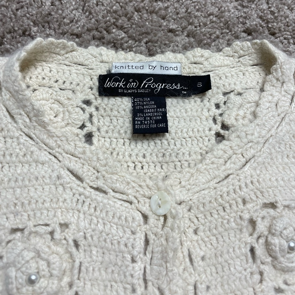 VTG Angora Crochet Knit 3D Flower Pearl Crop Cardigan Sweater S - Picture 4 of 7